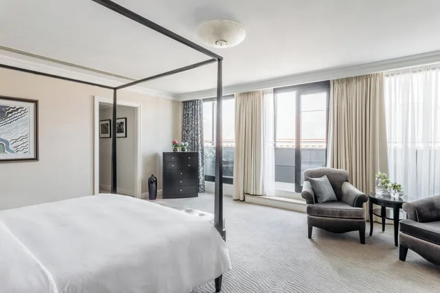 جناح دوبلكس بشرفة، Four Seasons Hotel Prague 1/3