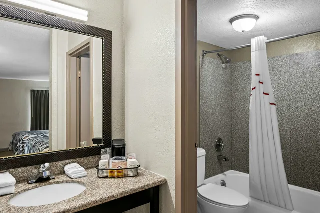 غرفة ديلوكس بسريرين مزدوجين للمدخنين، Red Roof Inn Hot Springs 3/5