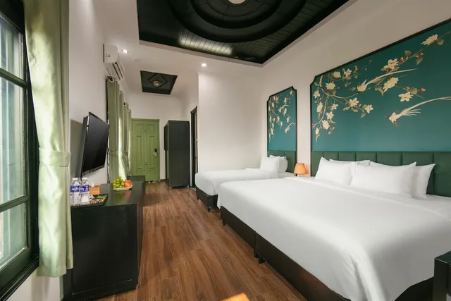 جناح عائلي بسرير كينج وسرير فردي بإطلالة على المدينة، Hanoi Posh Hotel 1/10