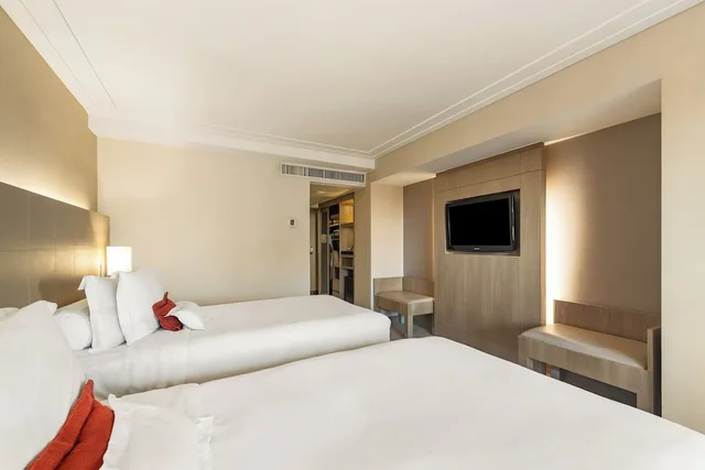 غرفة كلاسيكية بسريرين منفصلين بشرفة مع دخول صالة النادي للمدخنين لذوي الإعاقة، Intercontinental Sao Paulo 3/10