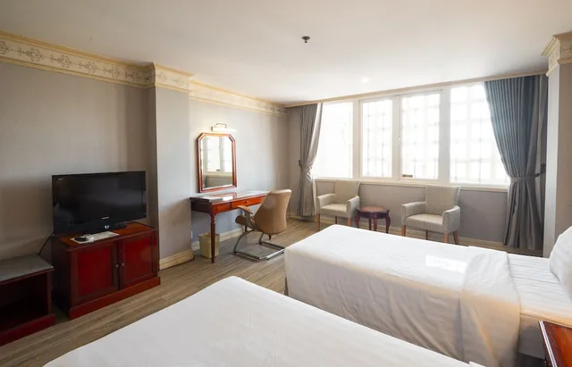 غرفة ديلوكس بسرير كوين، Lotus Saigon Hotel 8/10