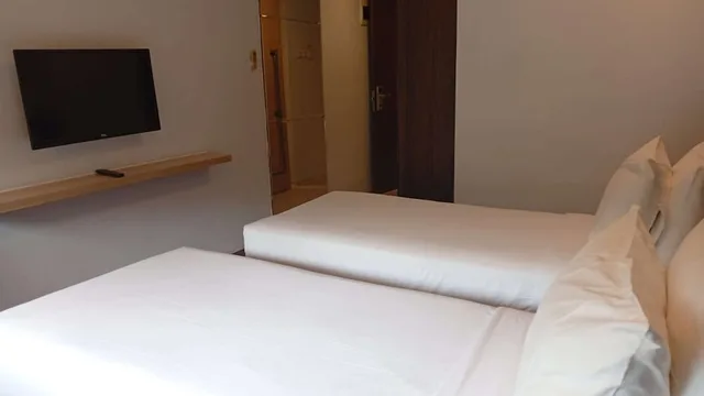 غرفة سوبيريور بسريرين منفصلين، Kyriad Hotel Arra Cepu 3/4