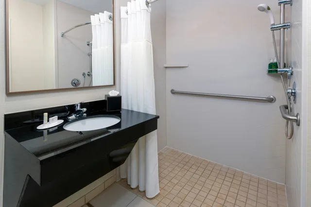 غرفة بسرير كينج، Fairfield Inn & Suites Clearwater 4/6