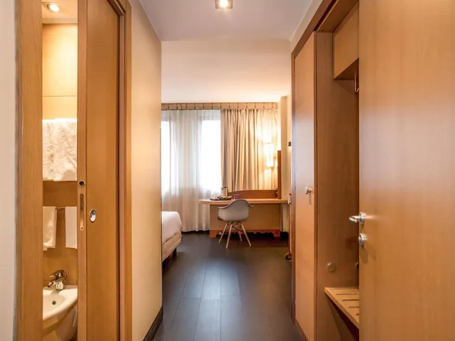 جناح جونيور بسرير مزدوج مع أريكة، Mercure Roma West 6/7