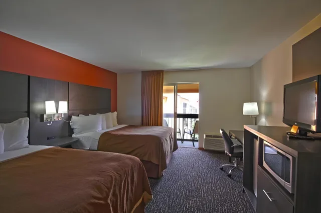 غرفة بريميير، Chicago Club Inn & Suites 1/1