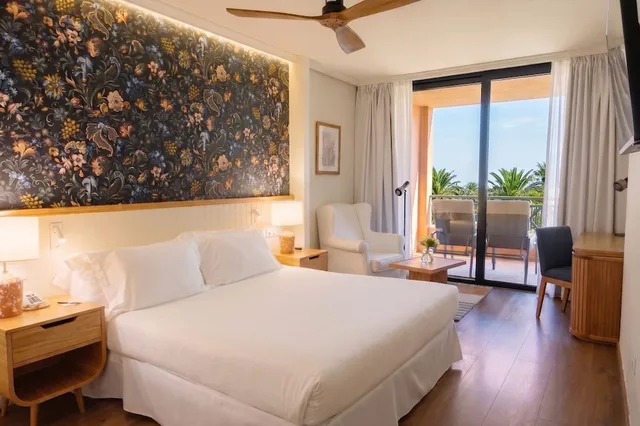 غرفة قياسية بسرير مزدوج، H10 Costa Adeje Palace 3/9