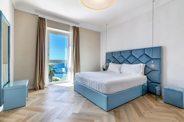 غرفة بريميوم بسرير كوين بإطلالة على البحر، Miramare Hotel the Palace 1/10