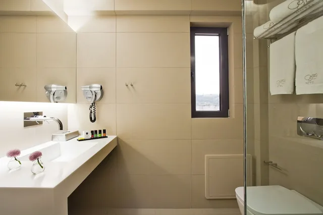 Junior Suite, Twin Beds, Acropolis View، O and B Athens Boutique Hotel 4/6
