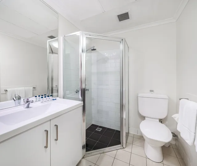 Two Bedroom City View Apartment، Oaks Sydney Goldsbrough Suites 6/8
