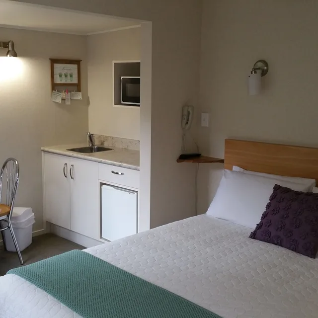 Lake, End, Apartment, Queen Bed, Adult Only، Cottage Mews Motel 10/10