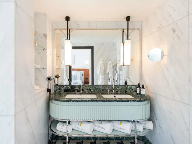 Serenity, Suite, Queen Bed, City View, Terrace، Mondrian Cannes 5/5