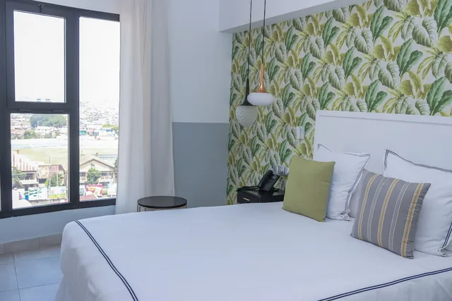 غرفة فاخرة بسرير كوين، Le Centell Hotel & Spa 1/10