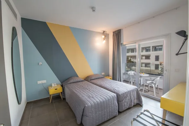 شقة فاخرة بسرير مزدوج بغرفة نوم واحدة مع أريكة، Anthea Hotel Apartments 1/2