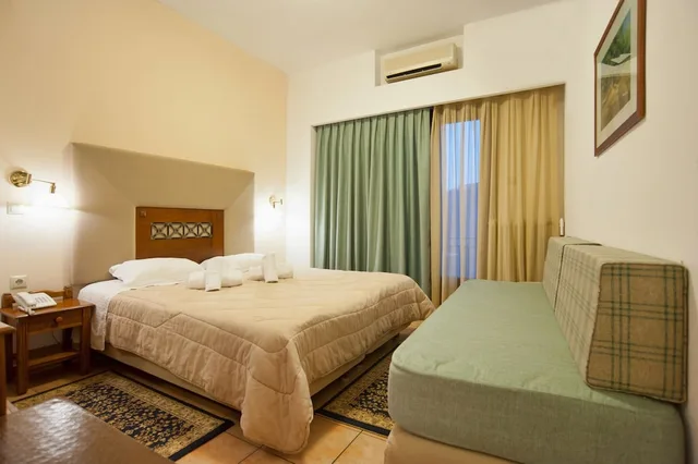 غرفة ثلاثية بثلاثة أسرّة، Pan Hotel 3/8
