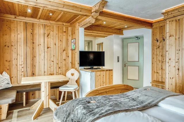 غرفة كومفورت بسرير كوين، Alpenhotel Stolz 8/10