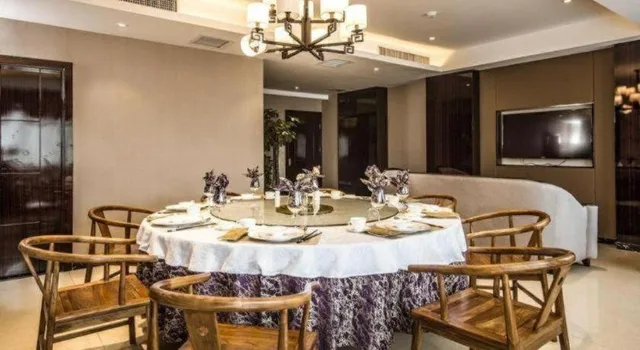 Xana Hotelle (Zhengzhou Guoji Road)، تشنغتشو 88/100