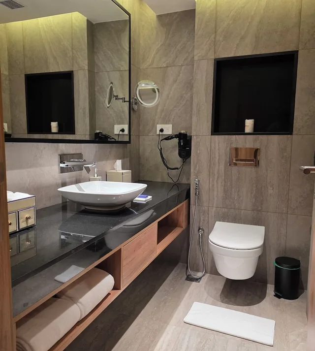 جناح ديلوكس بسرير كينج، Vivanta Kochi Aluva 4/4