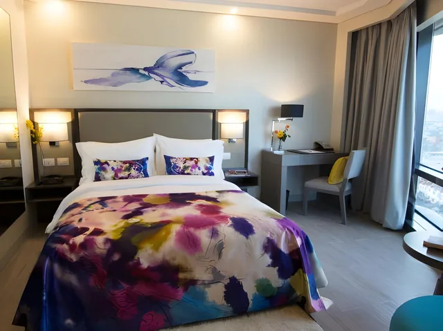 Essential, Double Bed، Savoy Hotel Manila 3/3