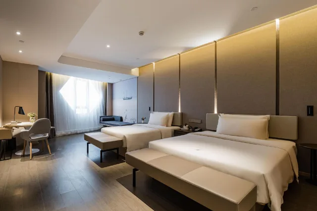 غرفة سوبيريور بسريرين منفصلين بإطلالة على المدينة، Atour Hotel (Xiangshan People's Square) 1/2