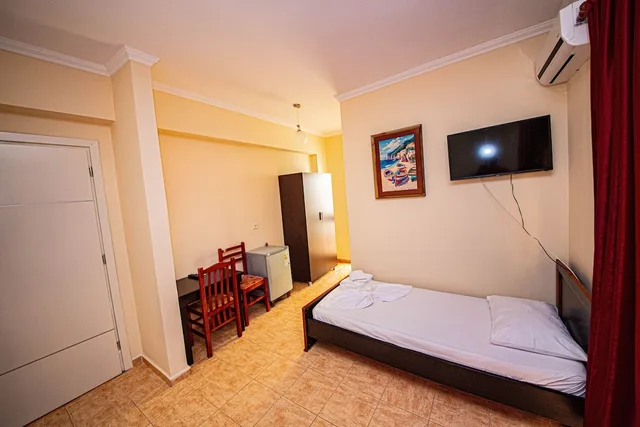 غرفة عائلية بسرير كوين وسرير فردي بشرفة، Hotel Primavera 3/10