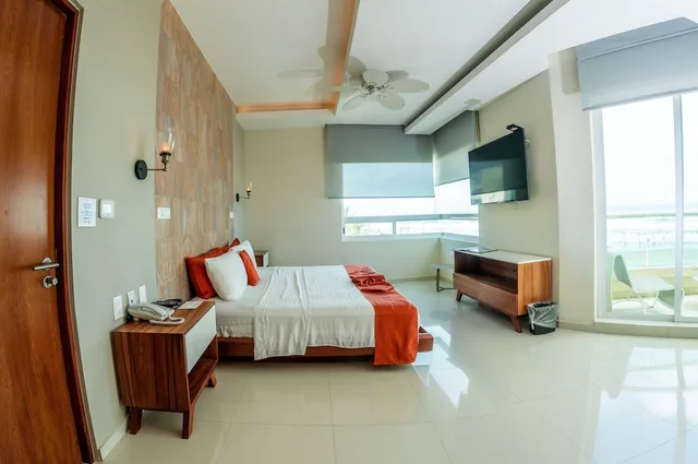 Senior, Suite, King Bed, Artisan Family Hotels & Resort Collection Playa Esmeralda 7/10