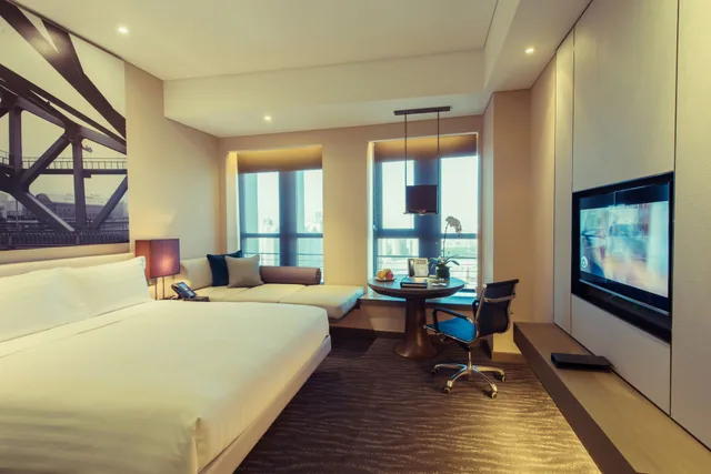 Club, Suite, King Bed, Pan Pacific Tianjin 1/4