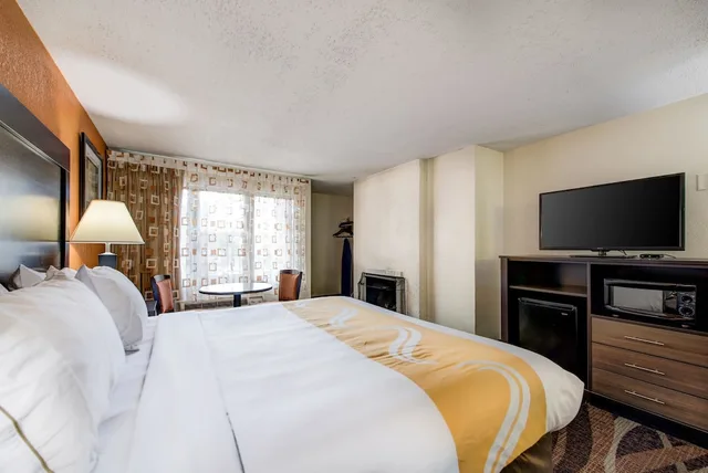 غرفة بسرير كينج، Quality Inn Creekside - Downtown Gatlinburg 4/10