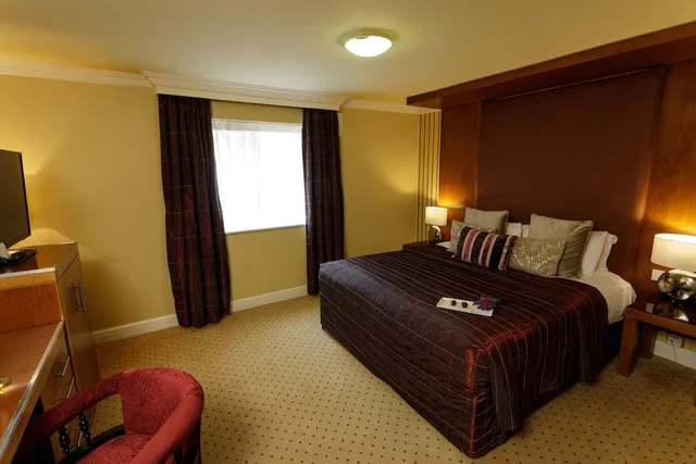 غرفة جونيور بسرير كينج، Great National Hamlet Court Hotel 1/3