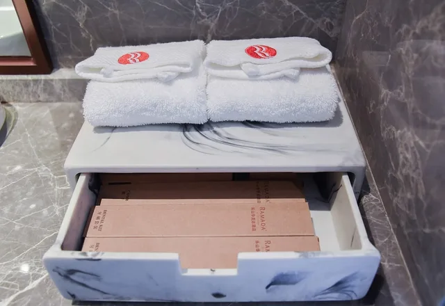 جناح ديلوكس بسرير كينج للمدخنين، Ramada by Wyndham Leshan 10/10