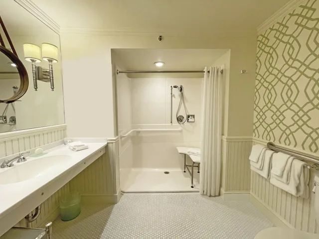 Guest Room, Deluxe, Mansion, 2 Queen Beds، The Mansion At Ocean Edge 3/5