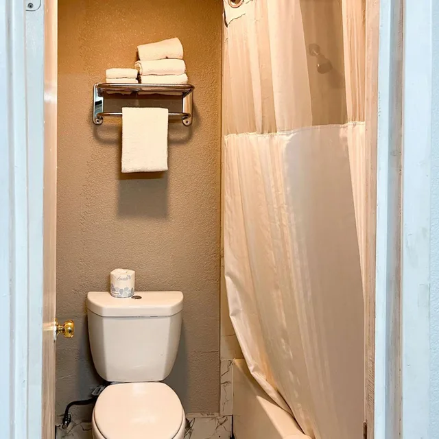 غرفة بسريرين كوين، Studio6 Suites Delano, CA 6/7