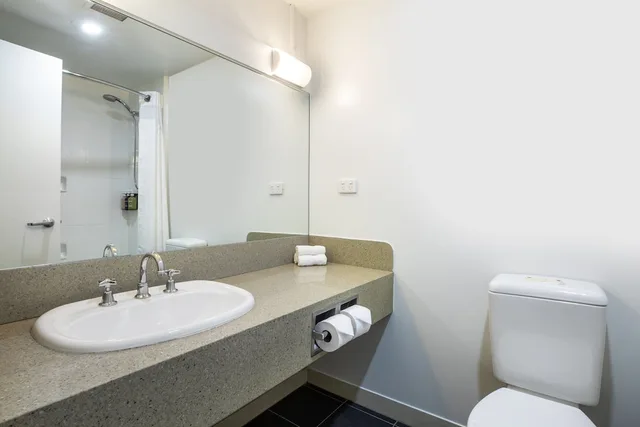 غرفة بريميوم بسرير كينج، Holiday Inn Melbourne Airport 6/6