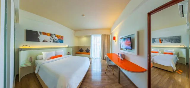 Harris, Unique, Queen Bed, Pool Access، Harris Hotel Seminyak 4/4