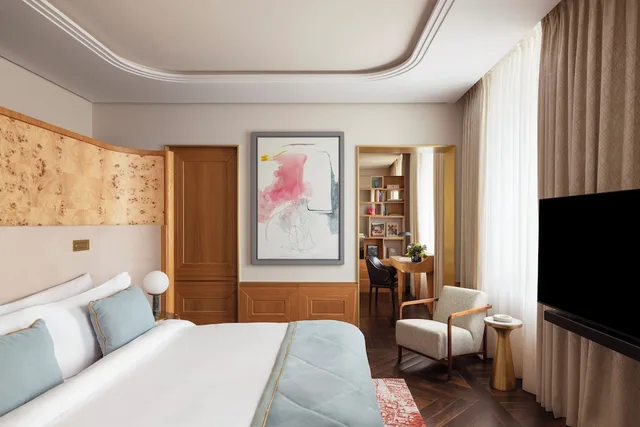 Raffles, King Bed، RAFFLES EUROPEJSKI WARSAW 1/10