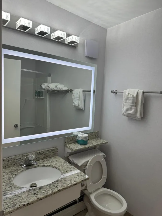 غرفة بسرير كينج في طابق مرتفع، Best Western Glengarry Hotel 10/10