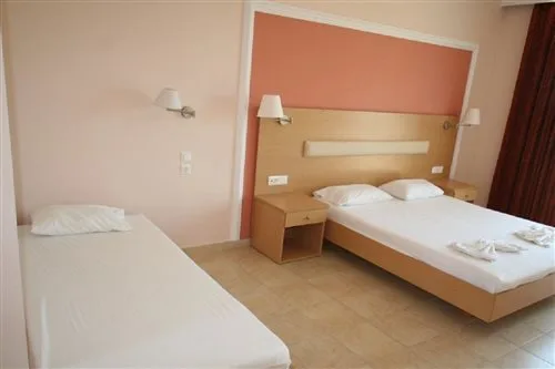 Quad Room، Diagoras Hotel 1/1
