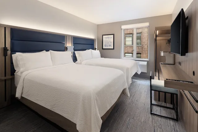Standard Room 2 Double Beds, Holiday Inn Express - New York City Chelsea 3/10