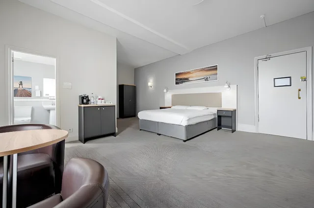 غرفة سوبيريور بسرير مزدوج أو سريرين منفصلين، Royal Hotel Whitby 1/1
