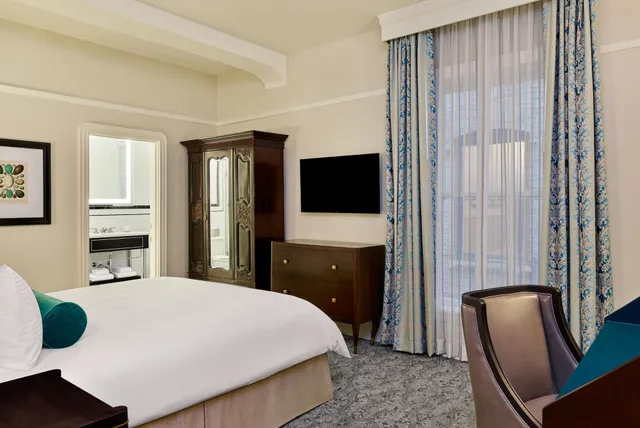غرفة كلاسيكية سوبيريور بسرير كوين، The Oxford Hotel 7/9