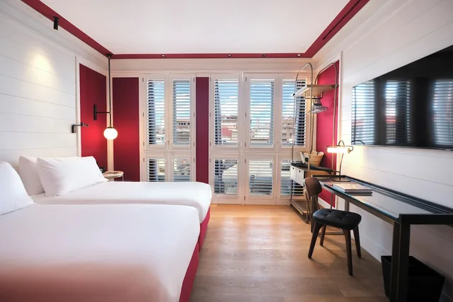 Urban, King Bed، Estimar Valencia 1/3