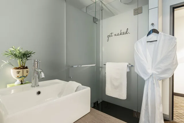 غرفة قياسية بسرير كوين لذوي الإعاقة، ibis Styles Melbourne Southbank 3/3
