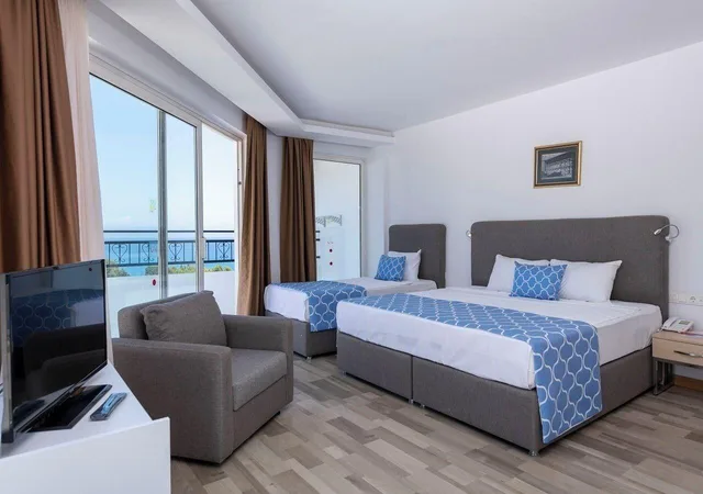غرفة سوبيريور بسرير مزدوج بإطلالة على البحر، Amara Comfort Resort 3/5