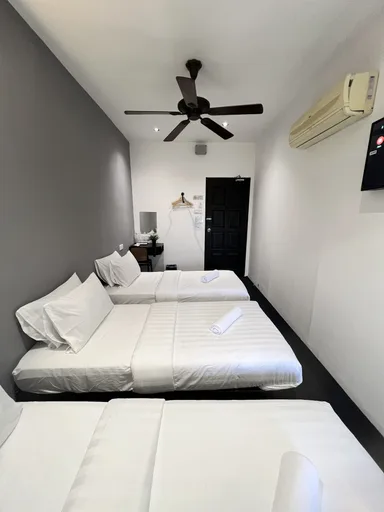 غرفة ثلاثية مفردة، Quee Hotel 1/4