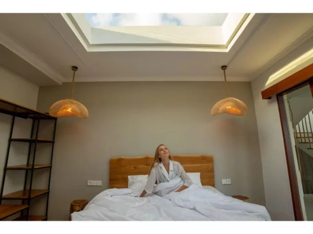 Deluxe, King Bed, Canggu Hype 1/1