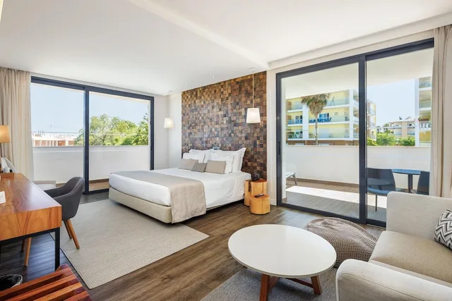 جناح جونيور بشرفة، Jupiter Marina 2/8