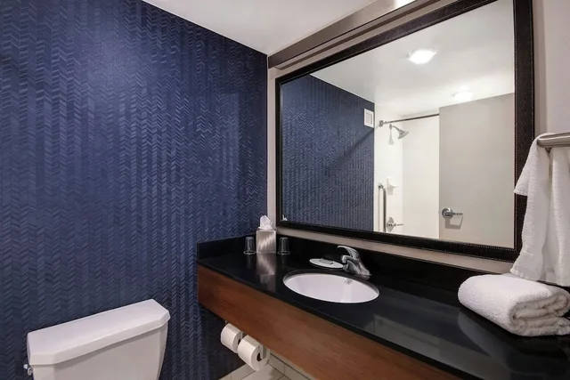 غرفة بسريرين كوين مع أريكة، Fairfield Inn Amp Suites By Marriott Rochester West Greece 3/4