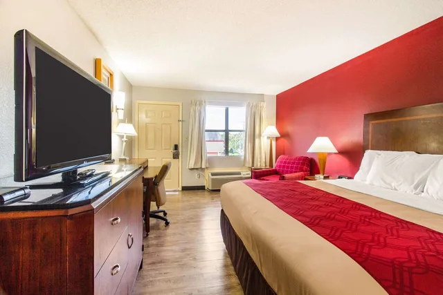 غرفة بسرير كينج، Econo Lodge Athens I-75 2/9