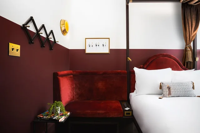 Cozy, Queen Bed, Civilian Hotel 5/7