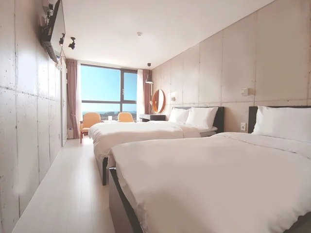 غرفة ديلوكس ثلاثية بسرير كوين وسرير فردي، Hotel Stay Interview Jeju 3/10
