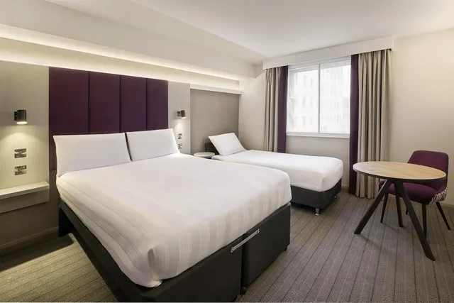 Family, Triple, 1 Double and 1 Single Bed, Premier Inn London Croydon Town Centre 1/3
